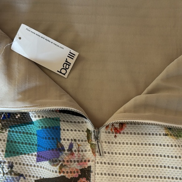 BAR III: NWT.Straight, lined Skirt w/Geometric Shape. Manilla. White Com… - Picture 5 of 6